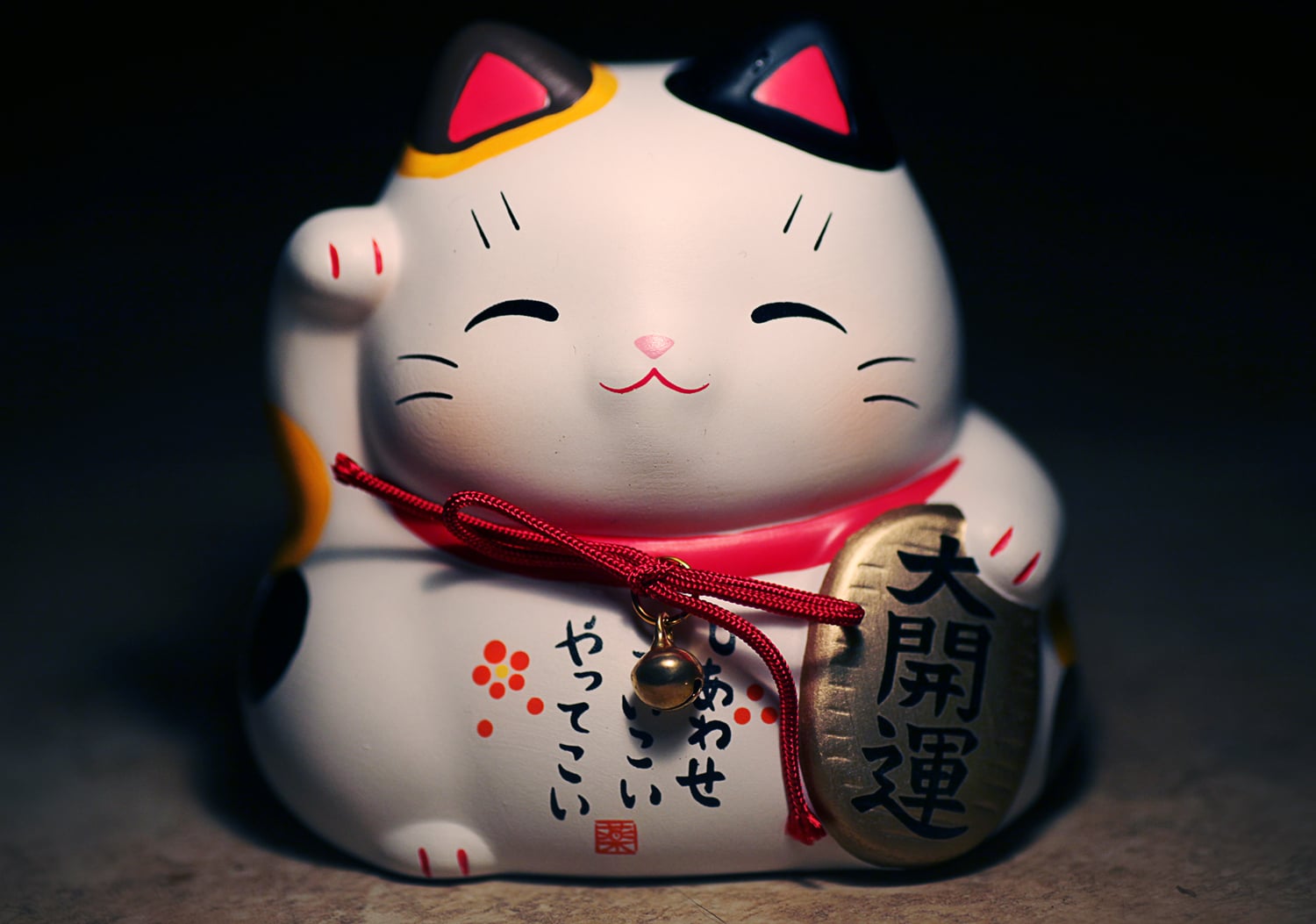 La Increíble Historia de los Gatos de la Suerte Japoneses